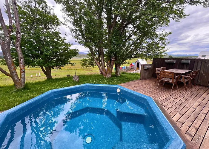 Finnsstathir Holiday Home With Hot Tub